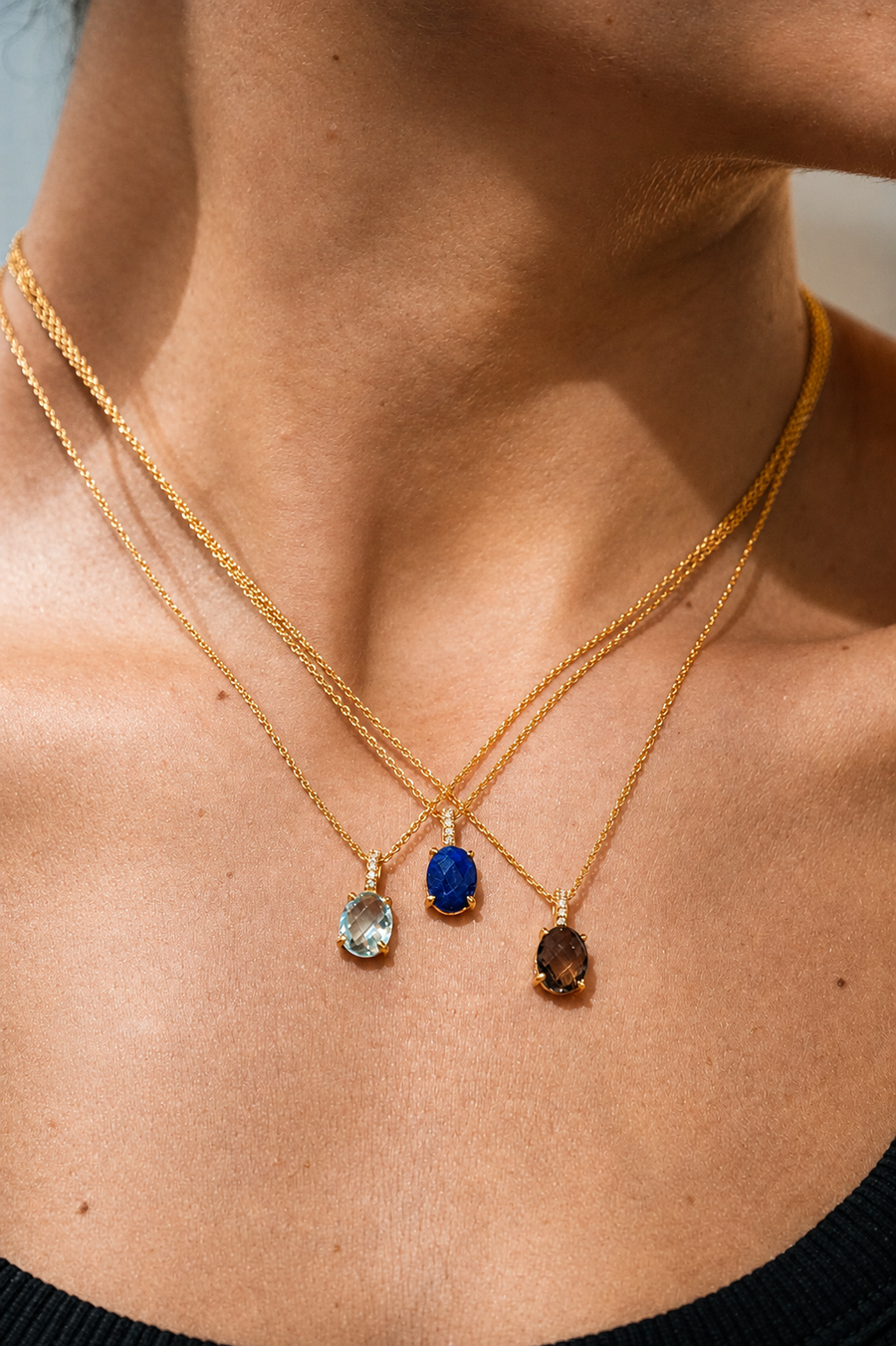 Joyería en modelo